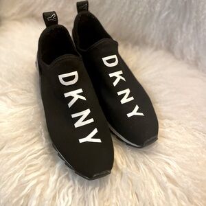 DKNY Womens 8.5 Athletic Shoes